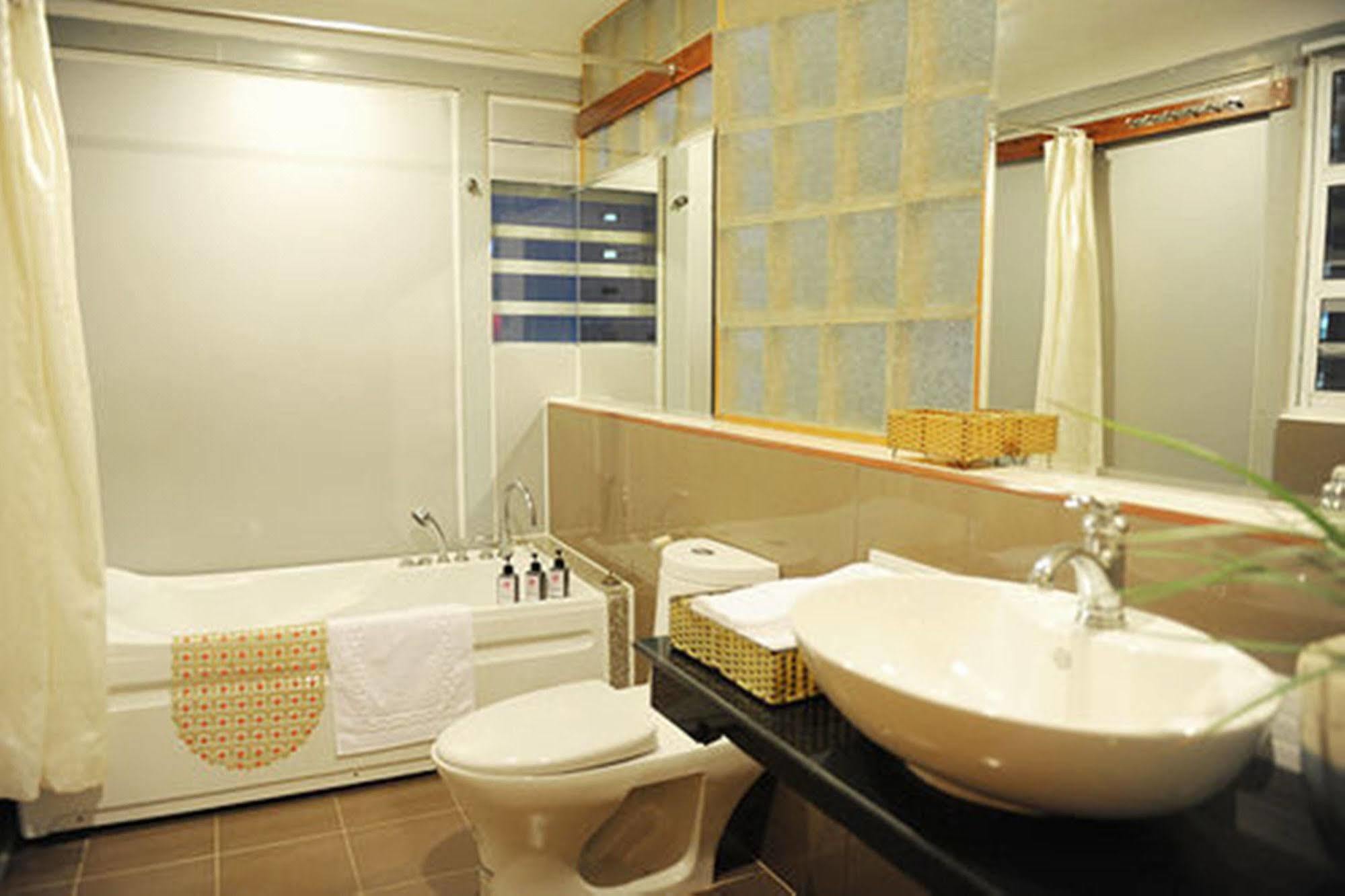 Thuy Sakura Hotel & Serviced Apartment Cidade de Ho Chi Minh Exterior foto